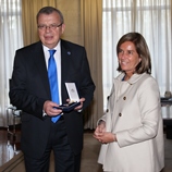 UNODC Executive Director, Yury Fedotov (left), with the Spanish Minister of Health, Social Services and Equality, Ana Mato Adrover (right)