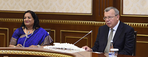 Le Directeur exécutif de l'ONUDC rencontre le Président de l'Ouzbékistan pour discuter de la coopération contre les drogues illicites, la criminalité transnationale organisée et le terrorisme. Image: ONUDC