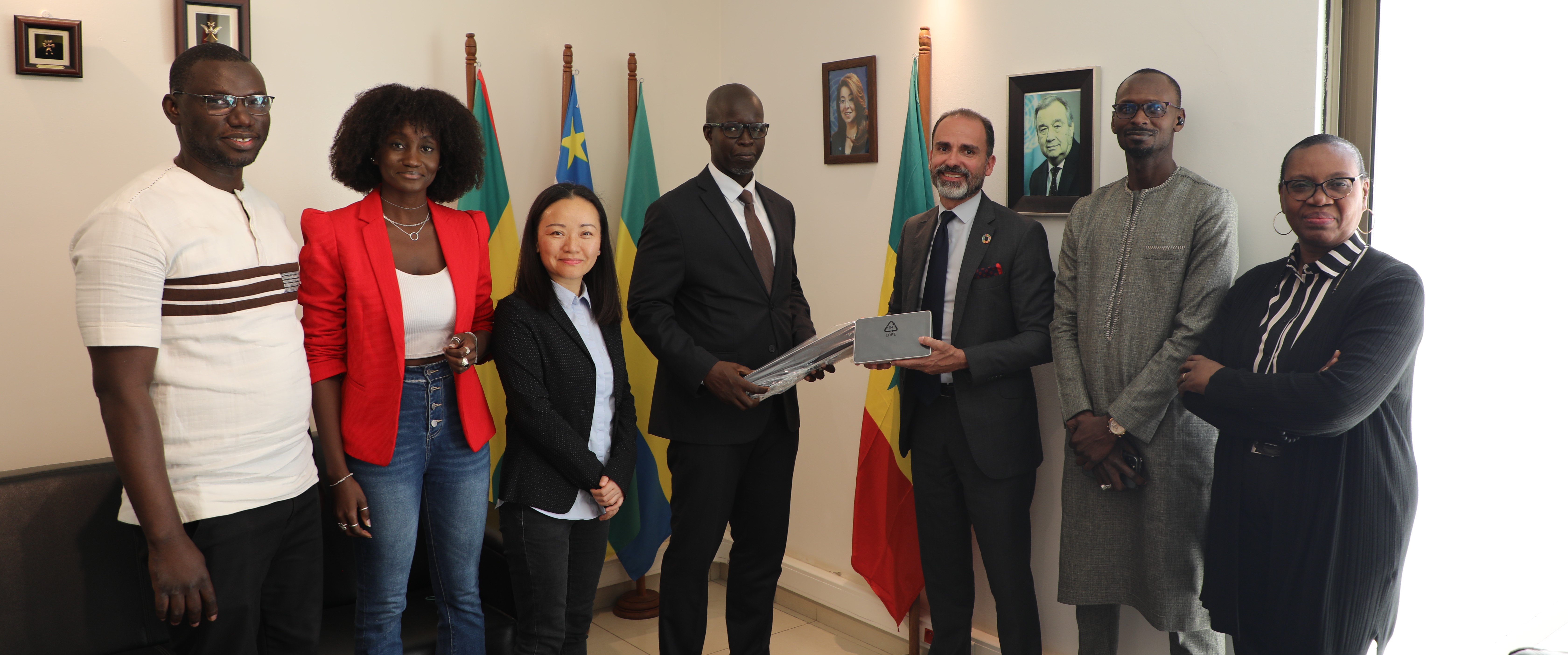 Sénégal : Remise d’équipement à l’OCRTIS pour renforcer la lutte contre le trafic illicite de drogues