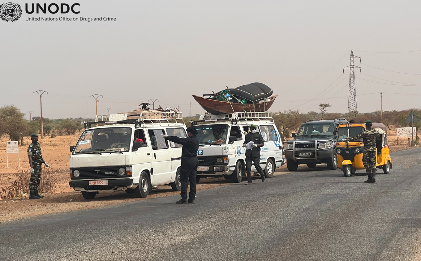 Strengthening trust between defence and security forces and local population through a reinforcement of controls at checkpoints to prevent conflict and violent extremism in Niger