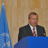 Mr. Fedotov addresses Vienna staff