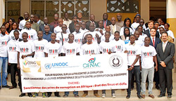 В Сенегале гражданское общество помогло создать комитет по укреплению принципиальности в школах в целях информирования молодежи о пагубных последствиях коррупции и предотвращения такого преступления