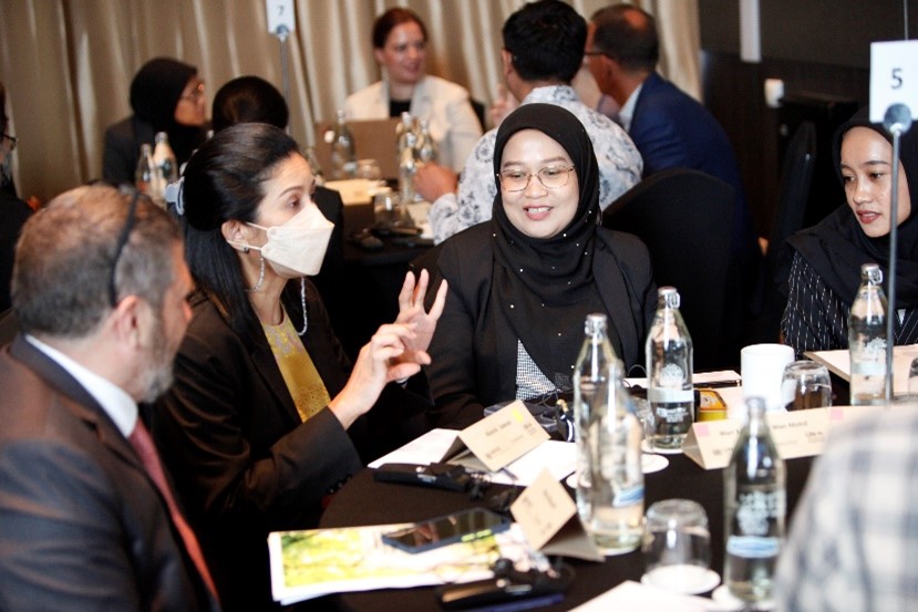 <div style="text-align: justify;">
<p><em>Participants discuss waste trends in Thailand and Indonesia</em></p>
</div>