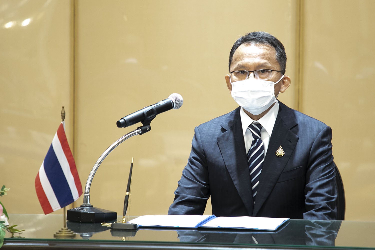 <p>Minister of Justice Somsak Thepsuthin speaks about the importance of international cooperation during the pandemic</p>