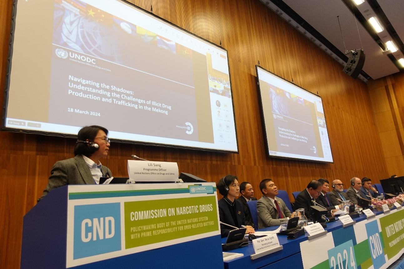 Mekong MOU Coordinator Lili Sang (left) addresses participants at the 67<sup>th</sup> CND side event. Vienna, 18 March 2024. (c)UNODC/ROSEAP