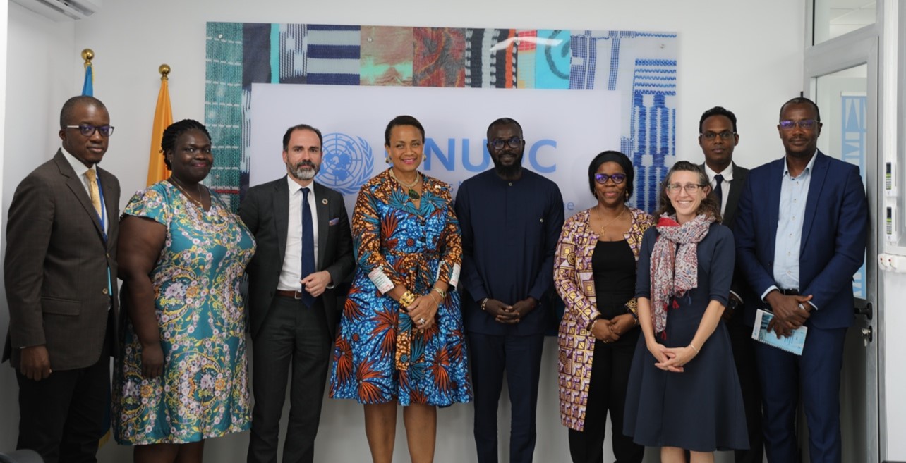 <p style="text-align: justify;"><em>From left to right: Clah Kouakou Guy Richmond Traoré (UNODC – National Coordinator, Trafficking in persons &amp; Smuggling of migrants project – TIPSOM-), Corinne Essoh (US Embassy - Administrative Assistant, Economic and political section), Dr. Amado Philip de Andrés (UNODC - ROSEN Regional Representative), H.E. Ms. Jessica Davis Ba (US Ambassador), Cheikh Touré (UNODC – Senior Law Enforcement Advisor, Head of Programme Office in Côte d’Ivoire), Ruth Kouankam Schlick (UNODC - Programme Coordinator, CRIMJUST), Andrea Susana Martínez Donnally (US Embassy</em><em>- Chief,  Economic and Political section), Abbas Daher Djama (UNODC - Regional Coordinator, Global Maritime Crime Programme), Eba Barthelemy Ekra (UNODC - National Coordinator, Programme Against Money Laundring, Proceeds of Crime and the Financing of Terrorism – GPML).</em></p>